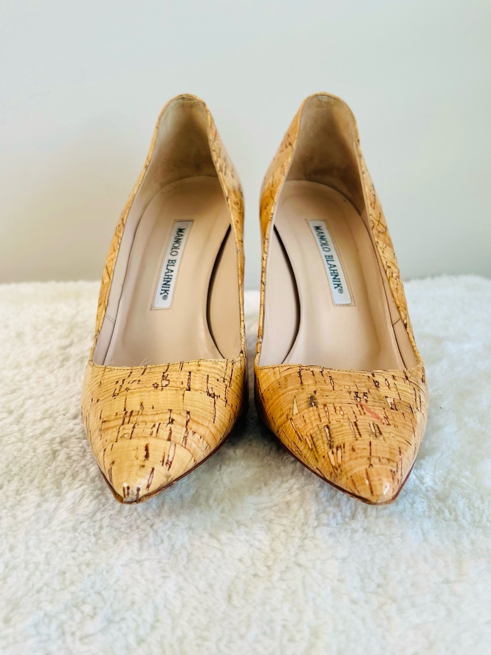 Manolo Blahnik Yellow Cork Patent Pointed Toe Pumps - Picture 2 of 10